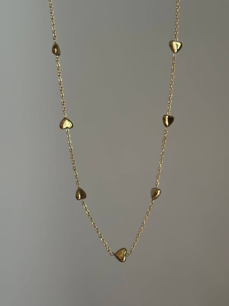 Heart-line-glow- necklace