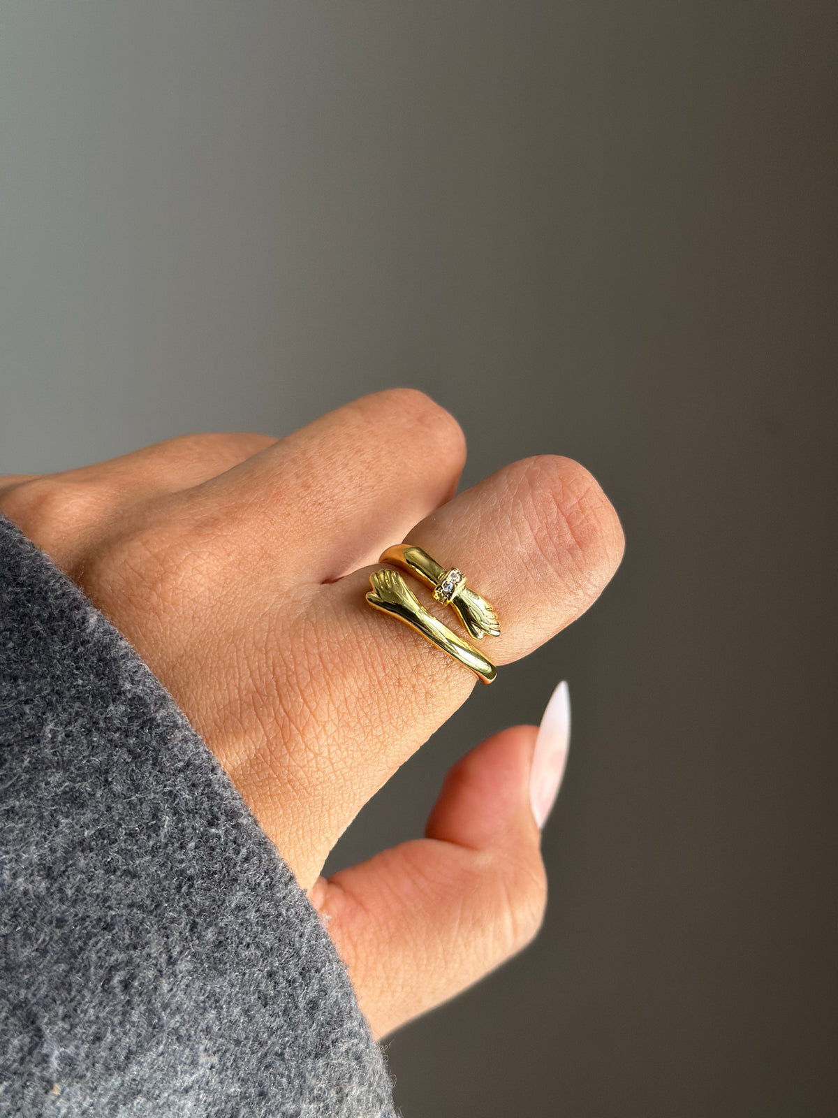 ANAYA HUG ADJUSTABLE RING
