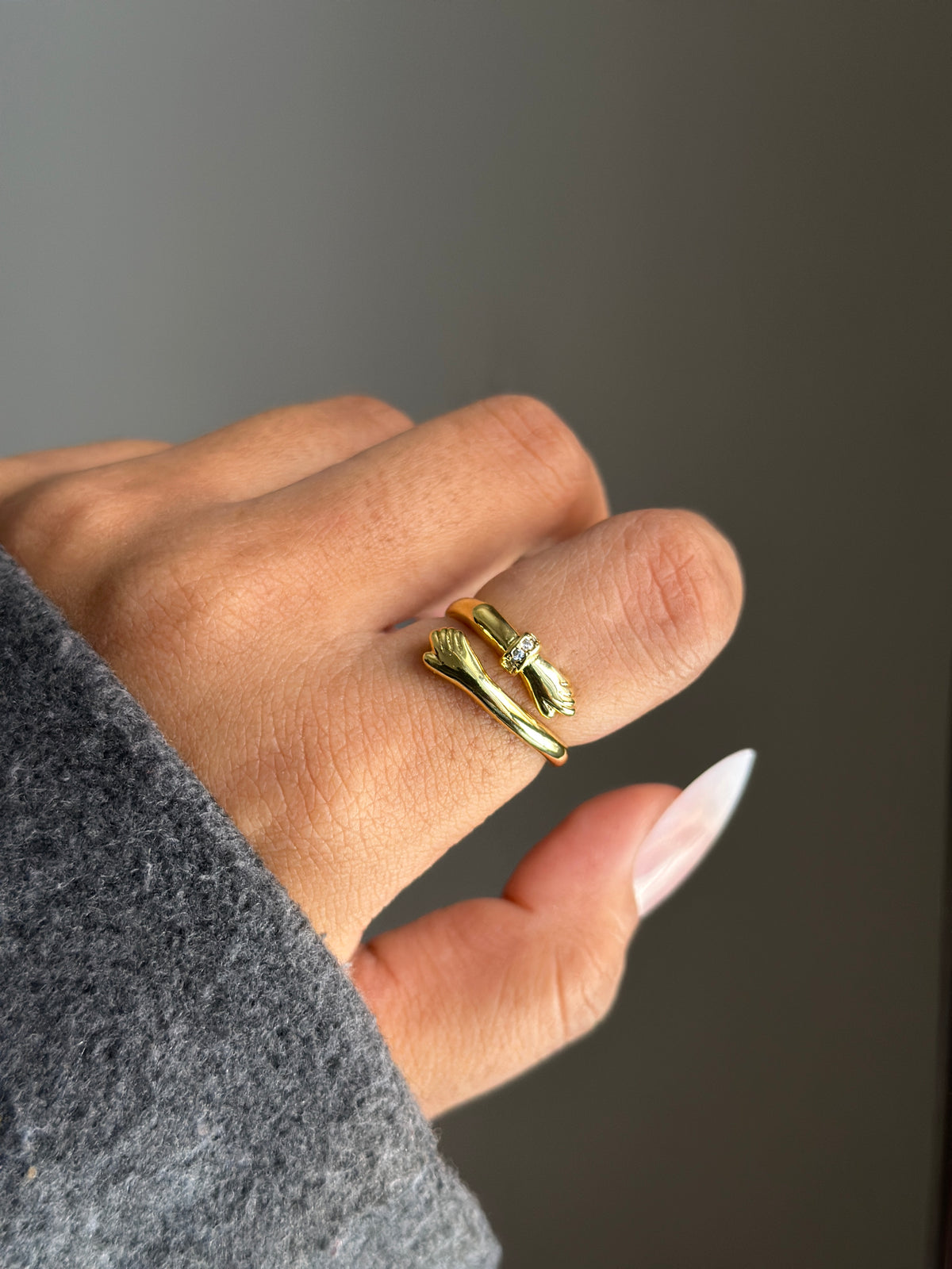 ANAYA HUG ADJUSTABLE RING