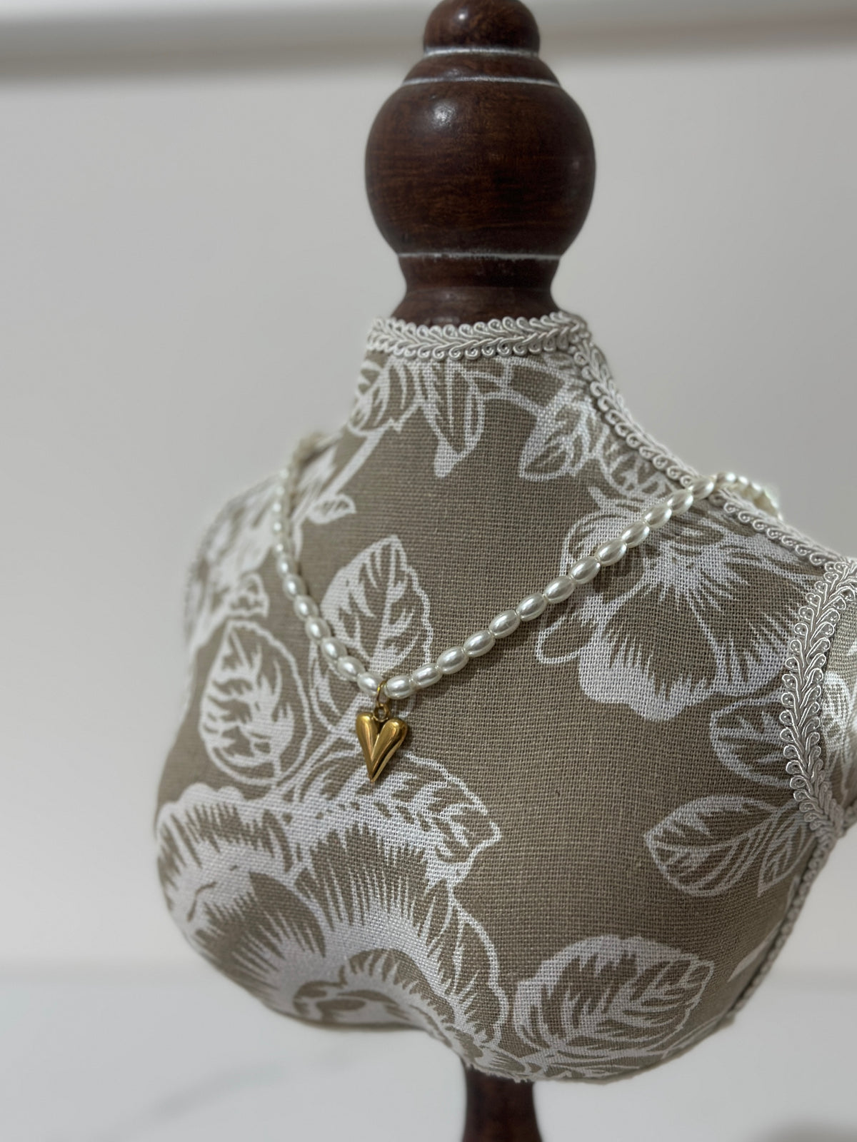 PEARL-NECKLACE