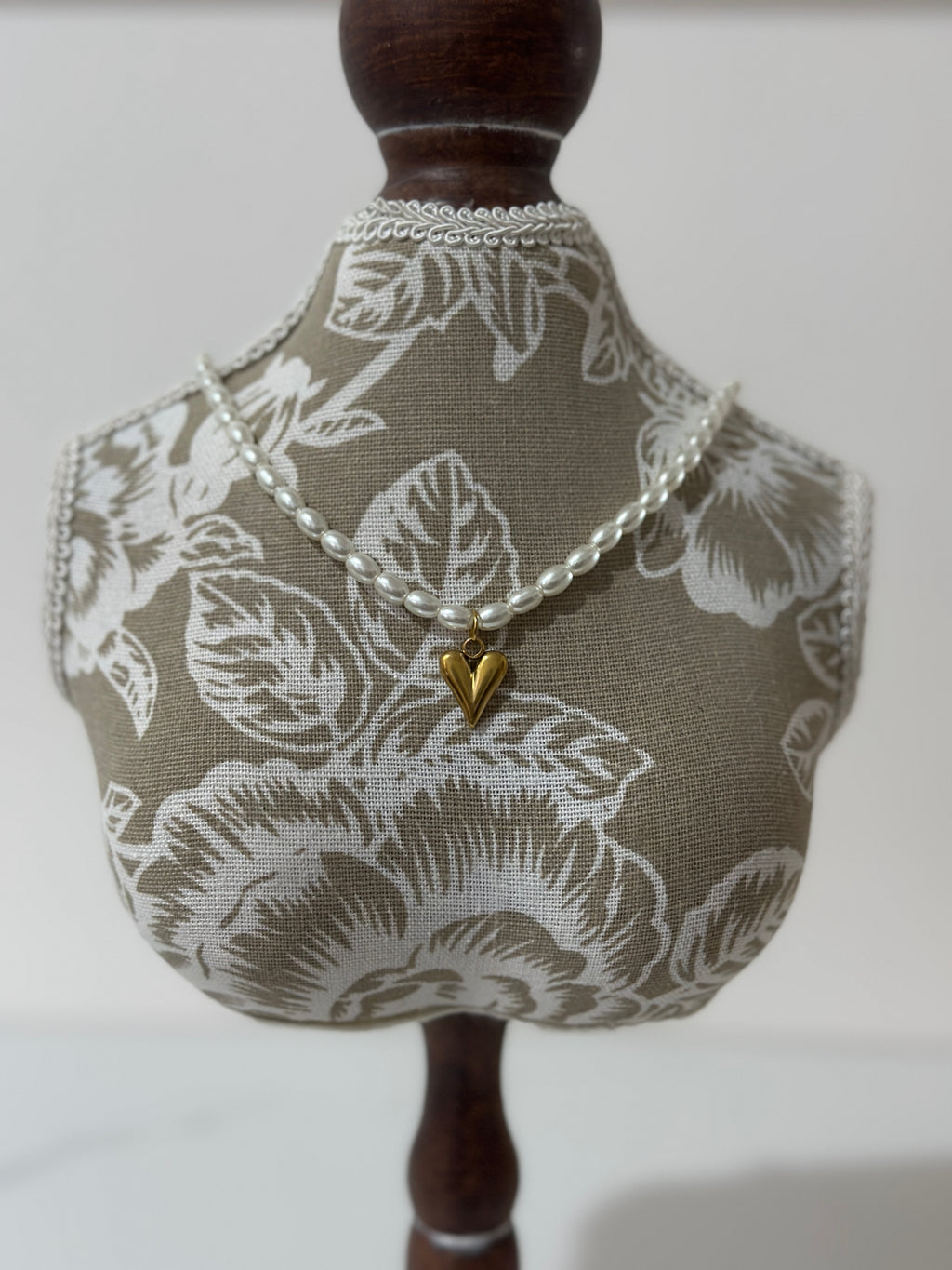 PEARL-NECKLACE
