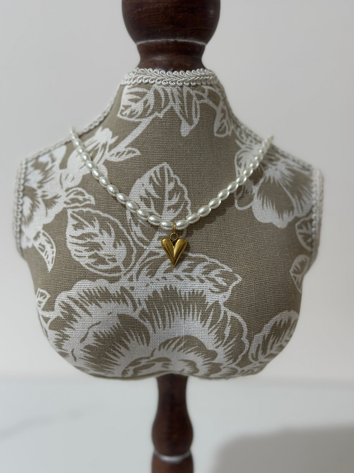 PEARL-NECKLACE
