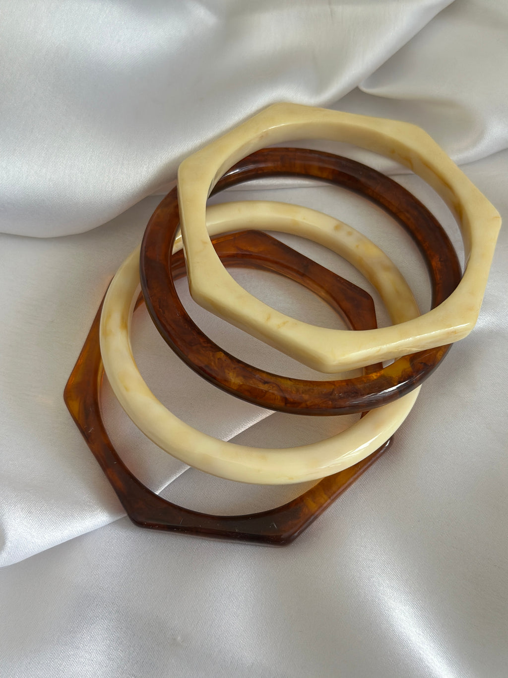 RESIN BANGLE SET ( COMBO OF 4)