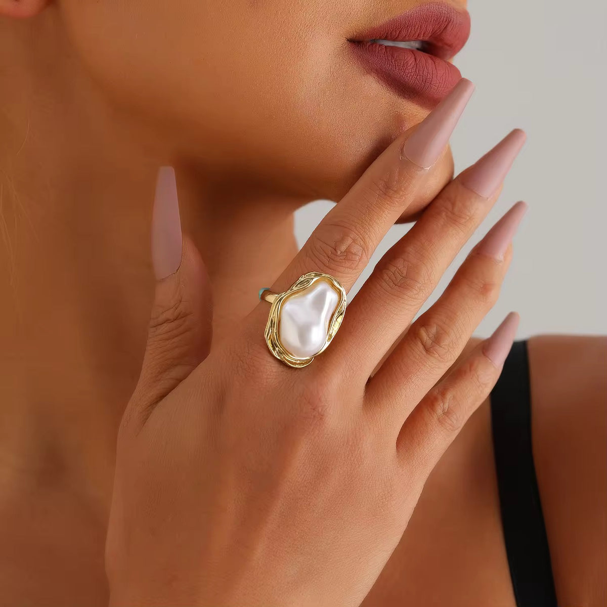 Lunara- Pearl- Ring