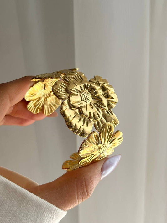 VEINNA-CUFF-BRACELET