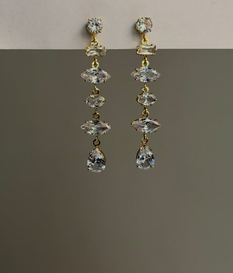 JANE-DIAMOND- LONG-EARRINGS