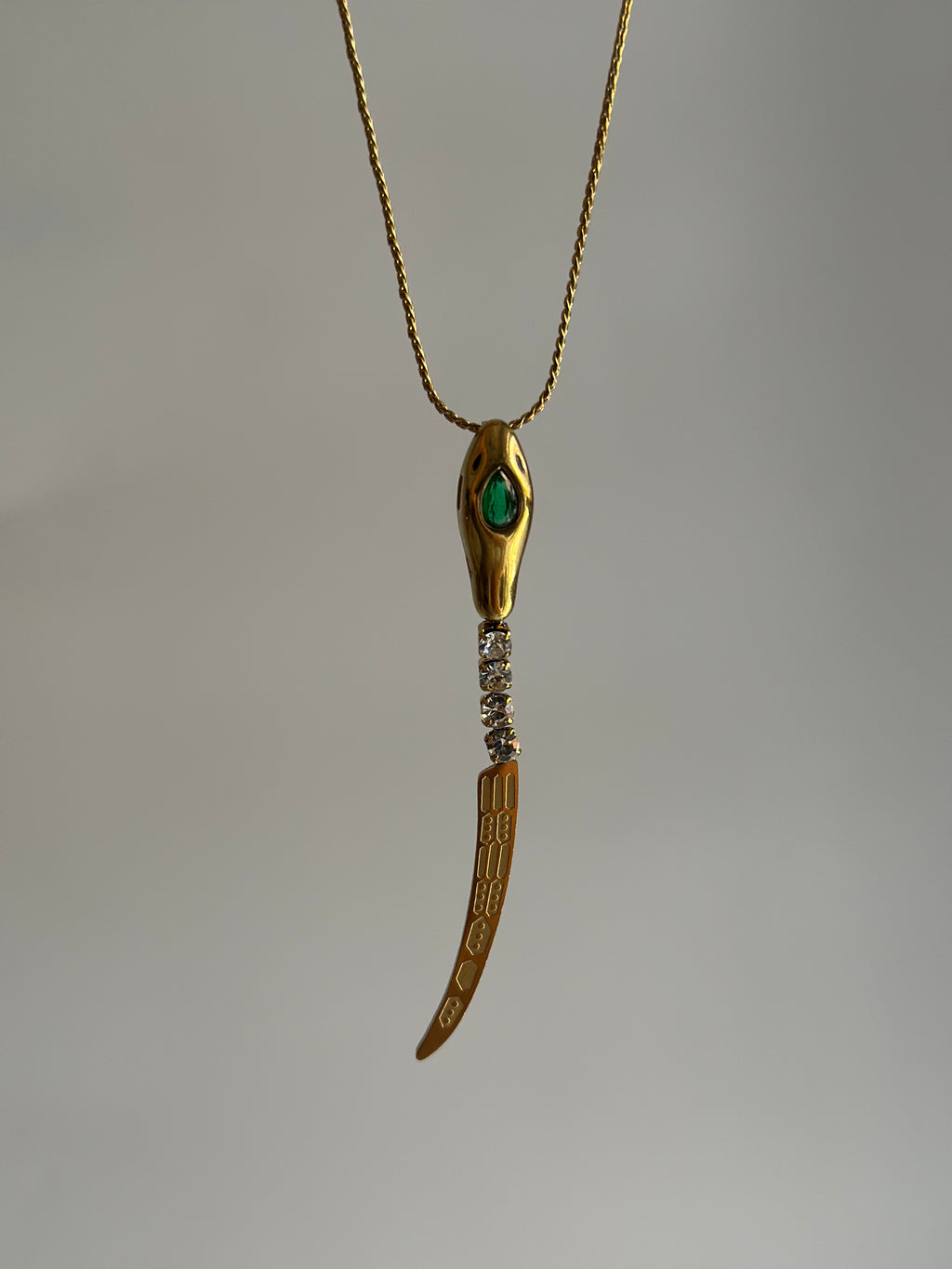 VENOM NECKLACE
