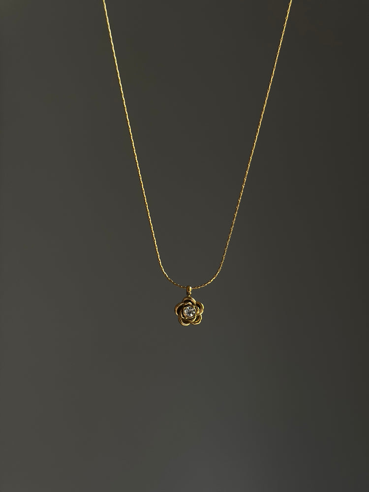 DIAMOND FLORA NECKLACE