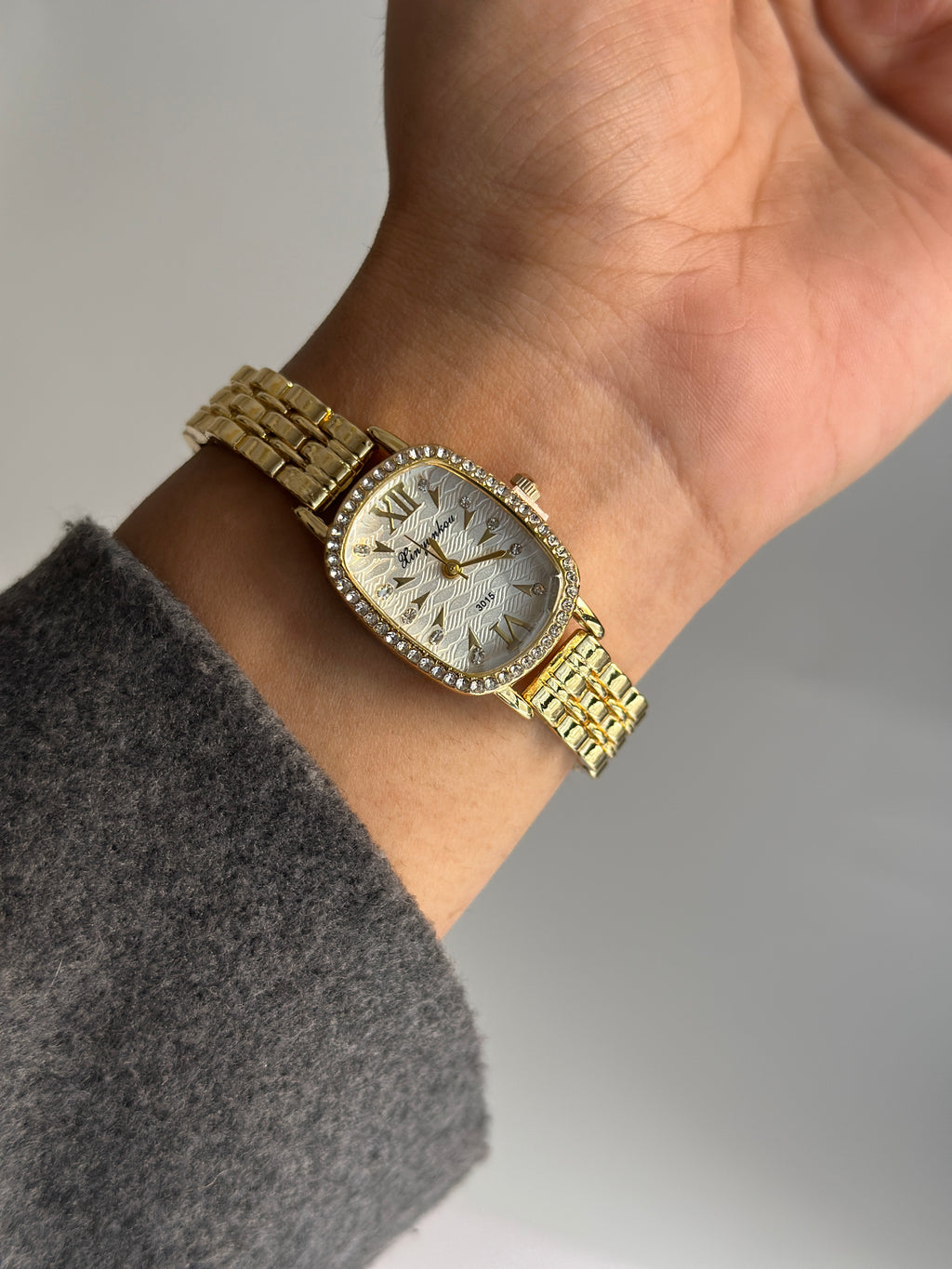 ELIZABETH VINTAGE WATCH