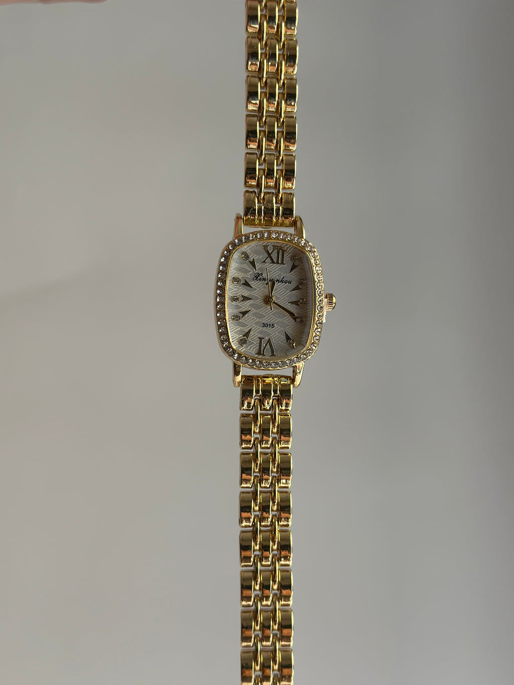 ELIZABETH VINTAGE WATCH