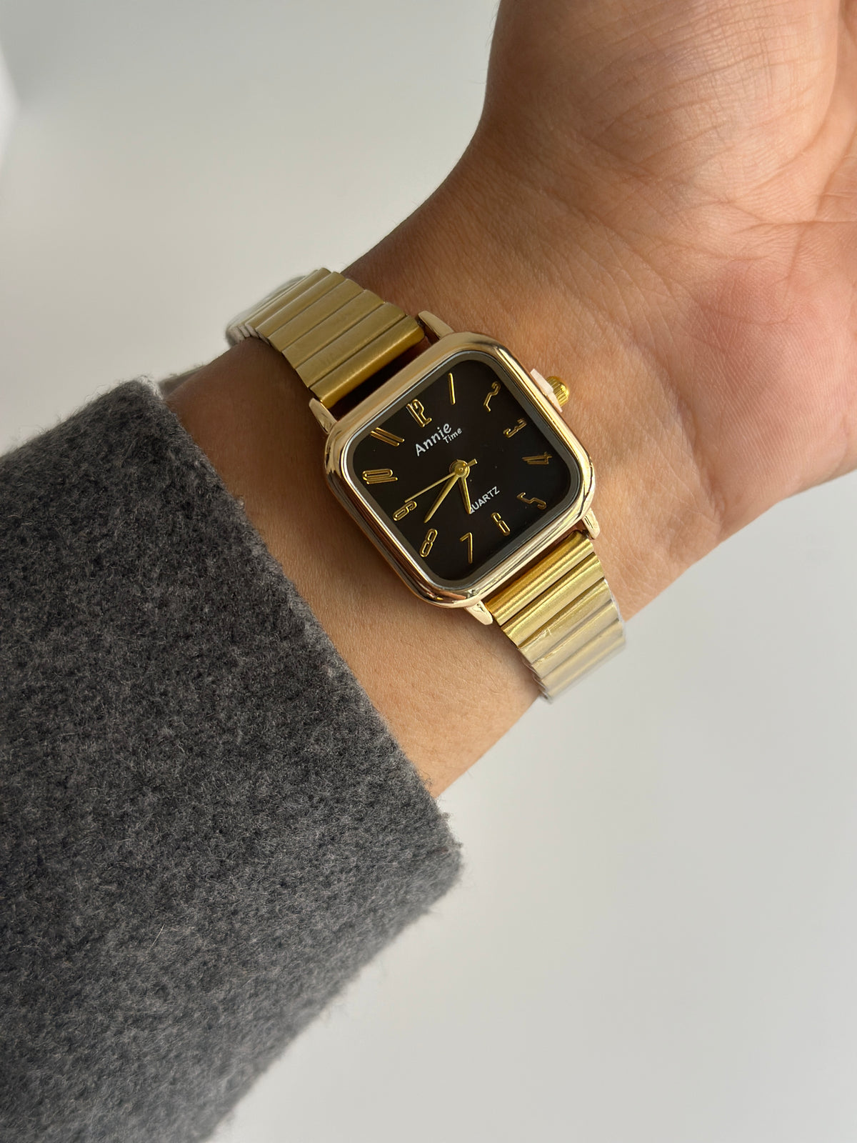 RETRO ROYAL VINTAGE WATCH