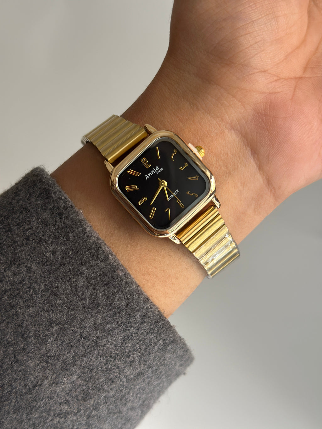 RETRO ROYAL VINTAGE WATCH