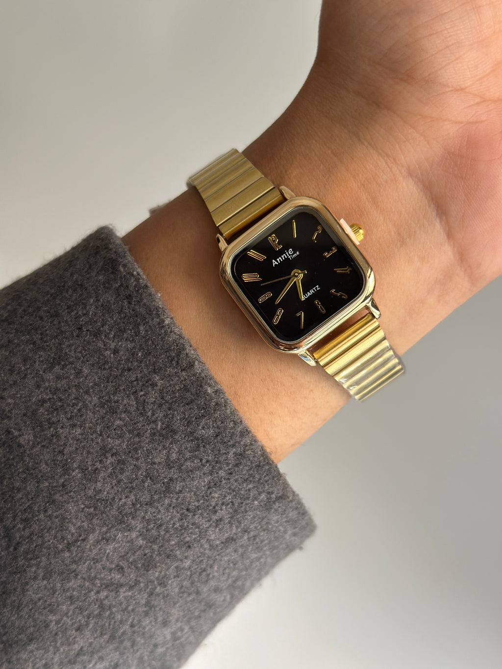 RETRO ROYAL VINTAGE WATCH