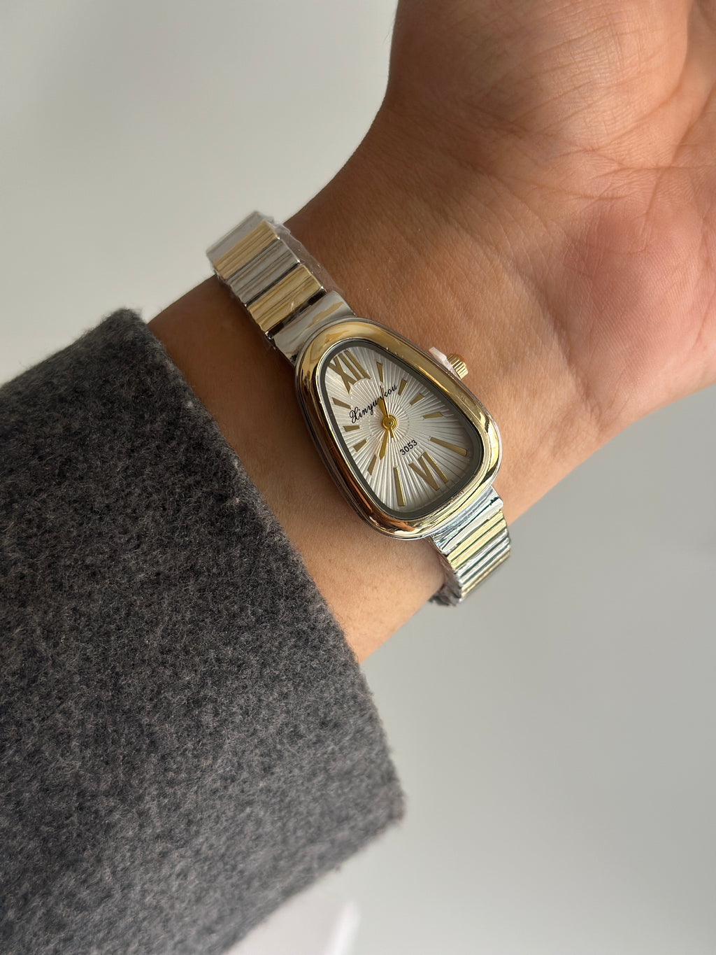 EVELYN VINTAGE WATCH