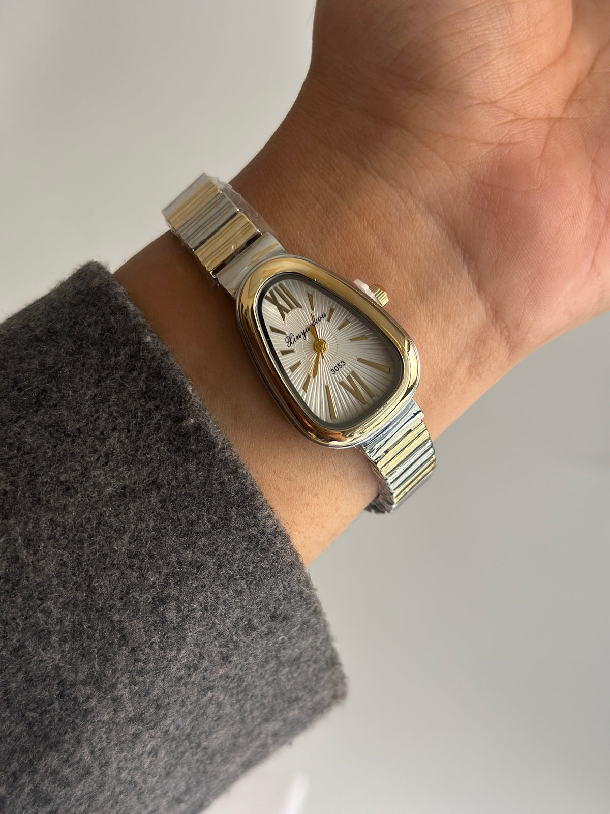 EVELYN VINTAGE WATCH
