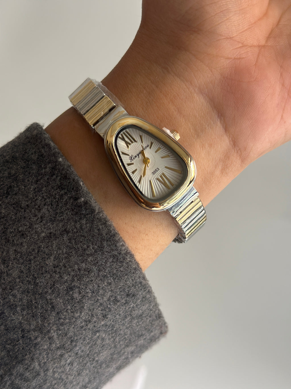 EVELYN VINTAGE WATCH