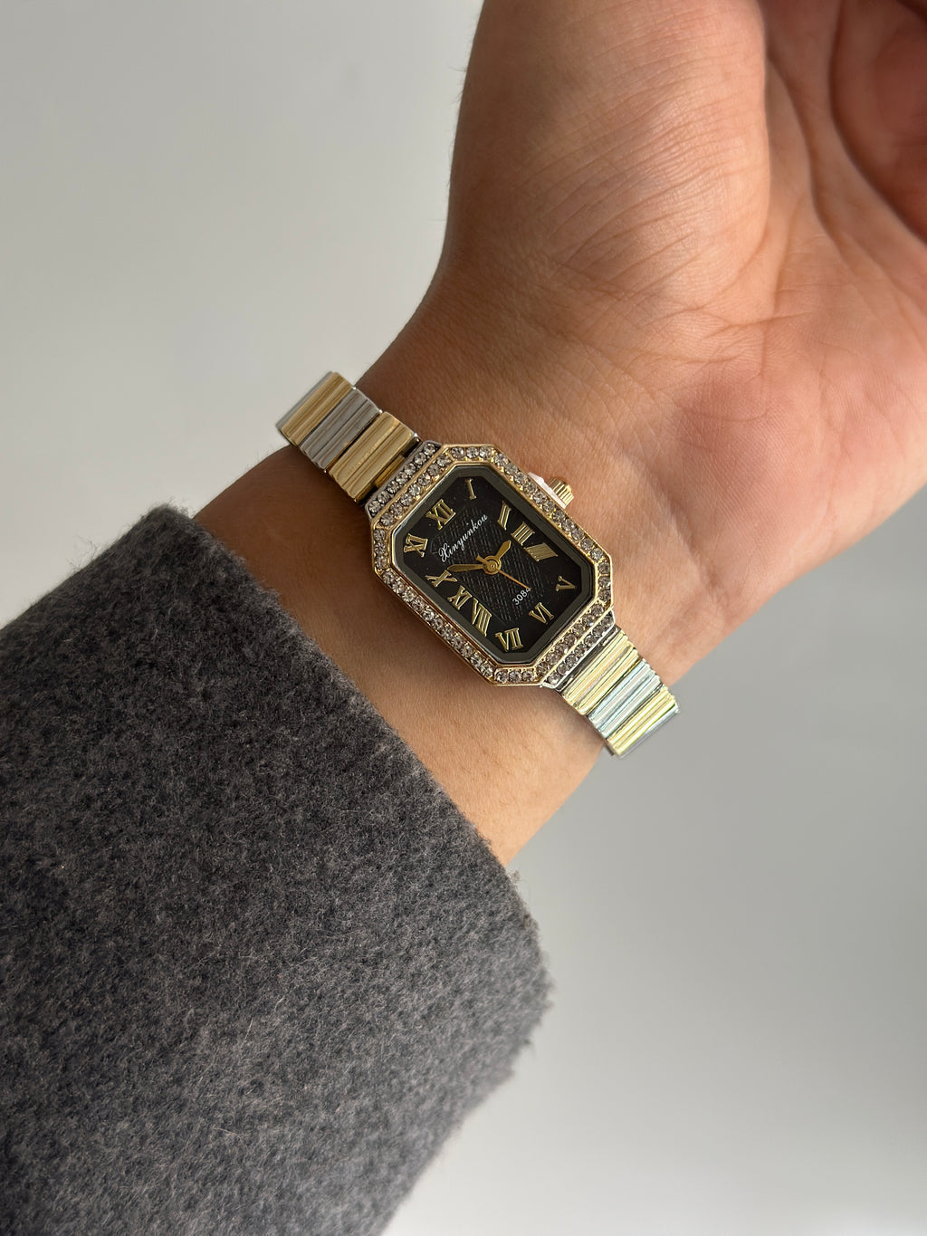 BLACK ROSE VINTAGE WATCH