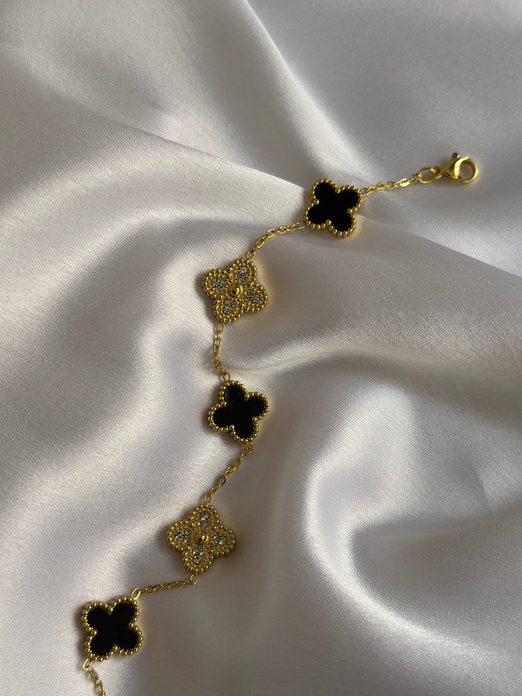 Black-Diamond-Clover- Bracelet(Best -Selling)