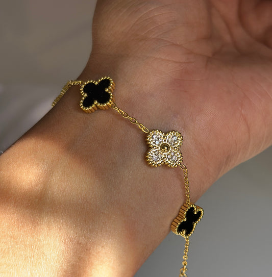 Black-Diamond-Clover- Bracelet(Best -Selling)