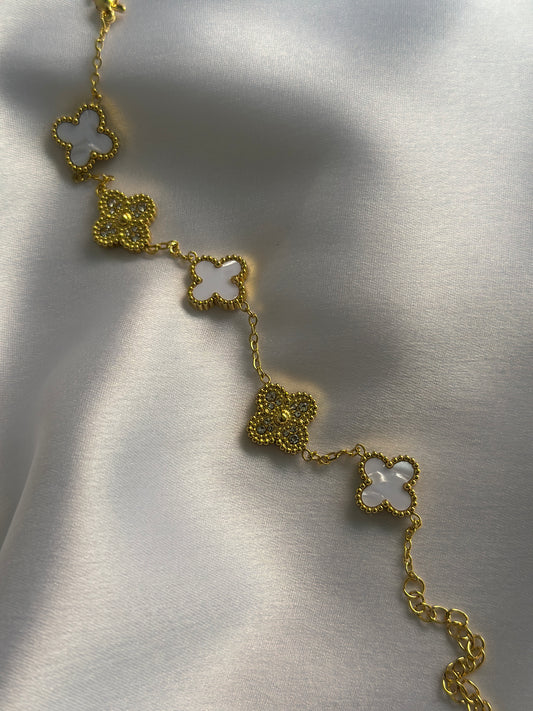 White- clover- Diamond-studded-Bracelet( Best-Selling)