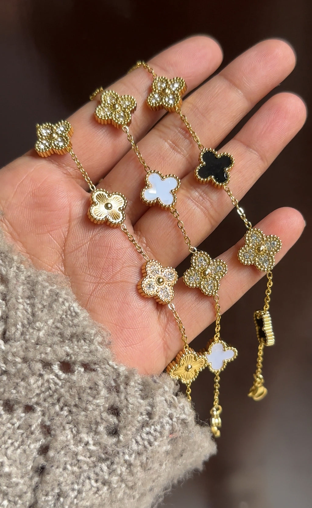 White-Clover-Diamond-Studded-Bracelet( Best-selling)