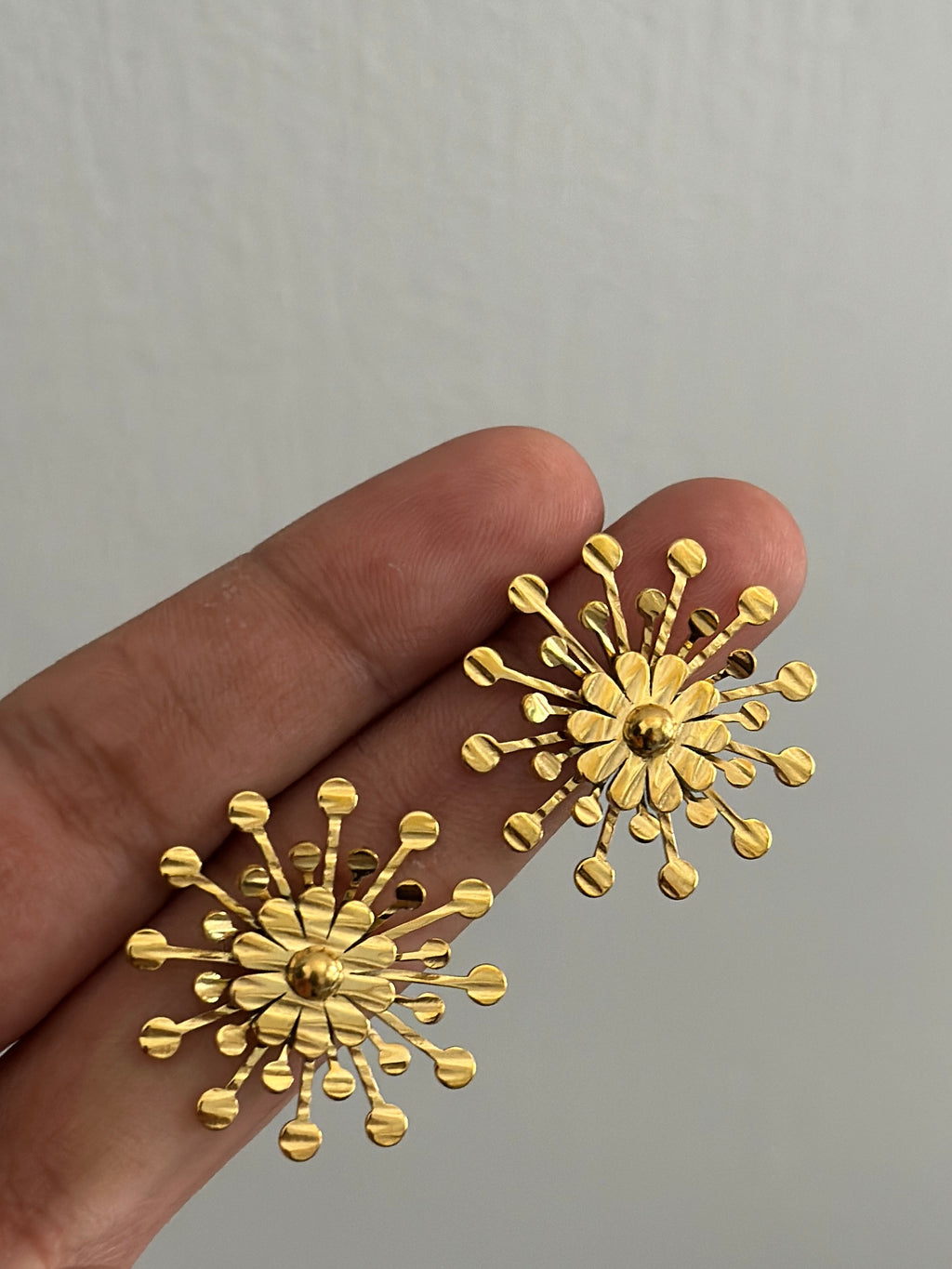 VEINNA-FLORAL-STUDS