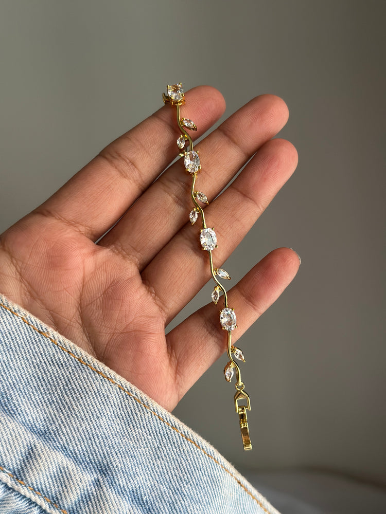 AMMY-Viral-Coconut-TULIP-BRACELET ( Gold)