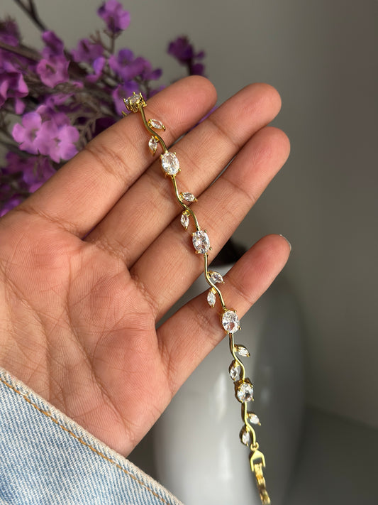 AMMY-Viral-Coconut-TULIP-BRACELET ( Gold)