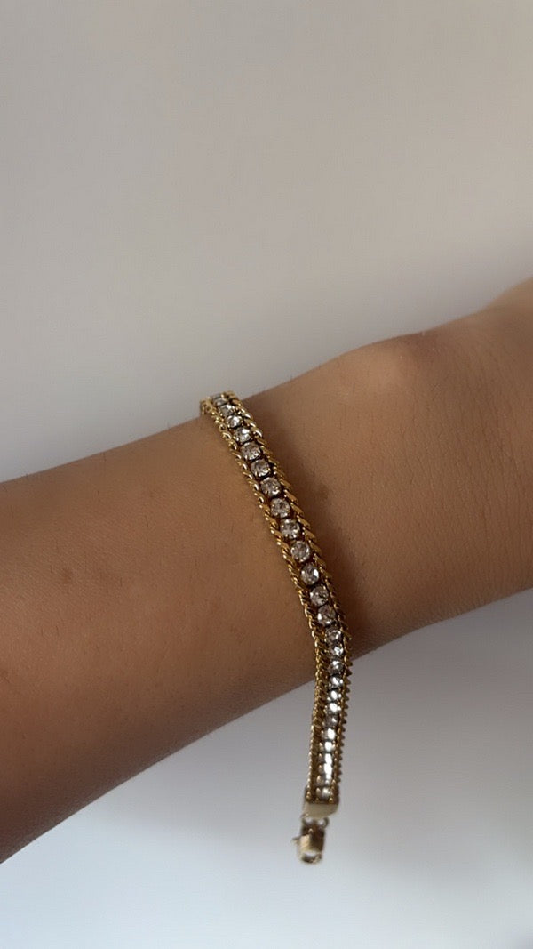 LATIKA-CHAIN-BRACELET