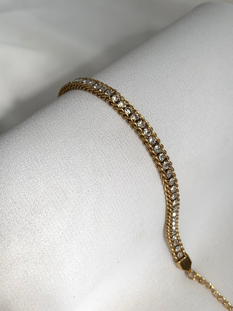 LATIKA-CHAIN-BRACELET