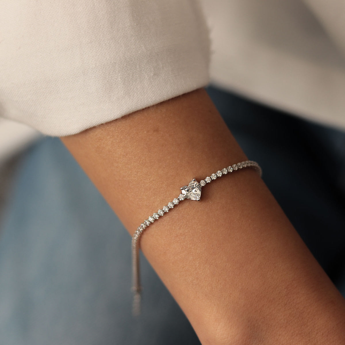 AMORA-HEART-BRACELET