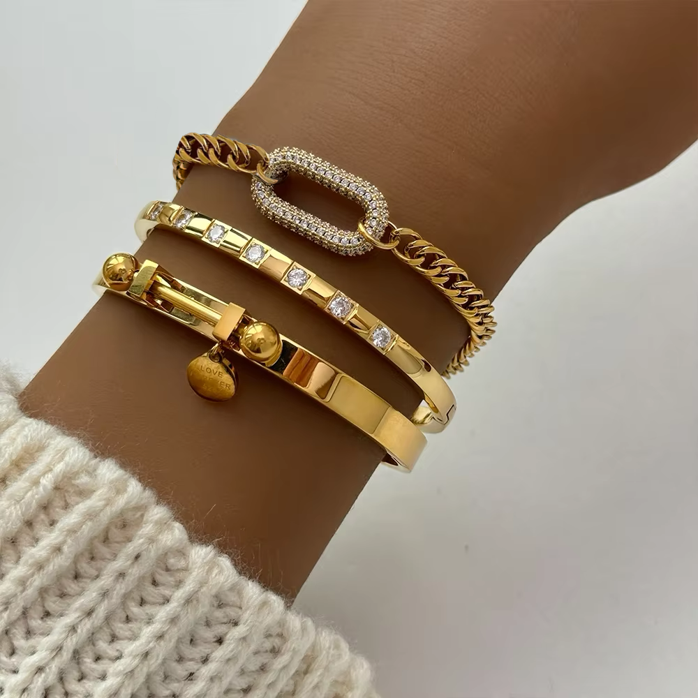 VANIKA-CHAIN-BRACELET