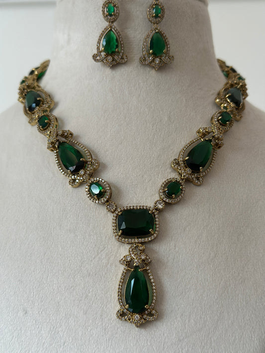 VYOMIKA-NECKLACE