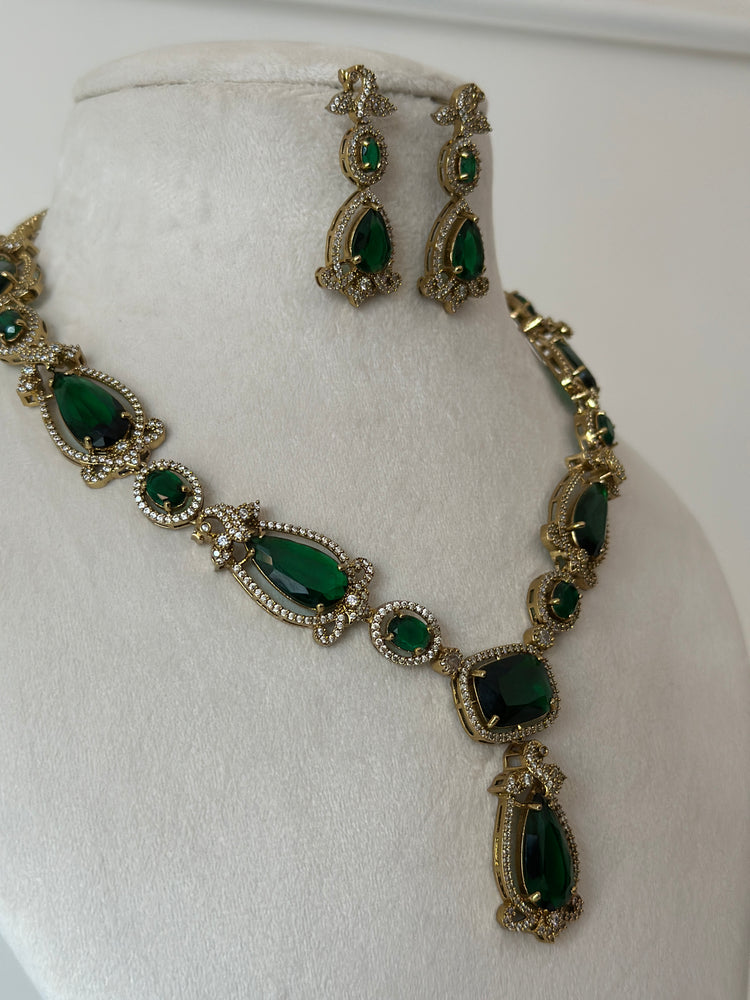 VYOMIKA-NECKLACE