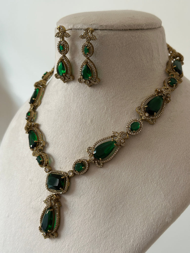 VYOMIKA-NECKLACE