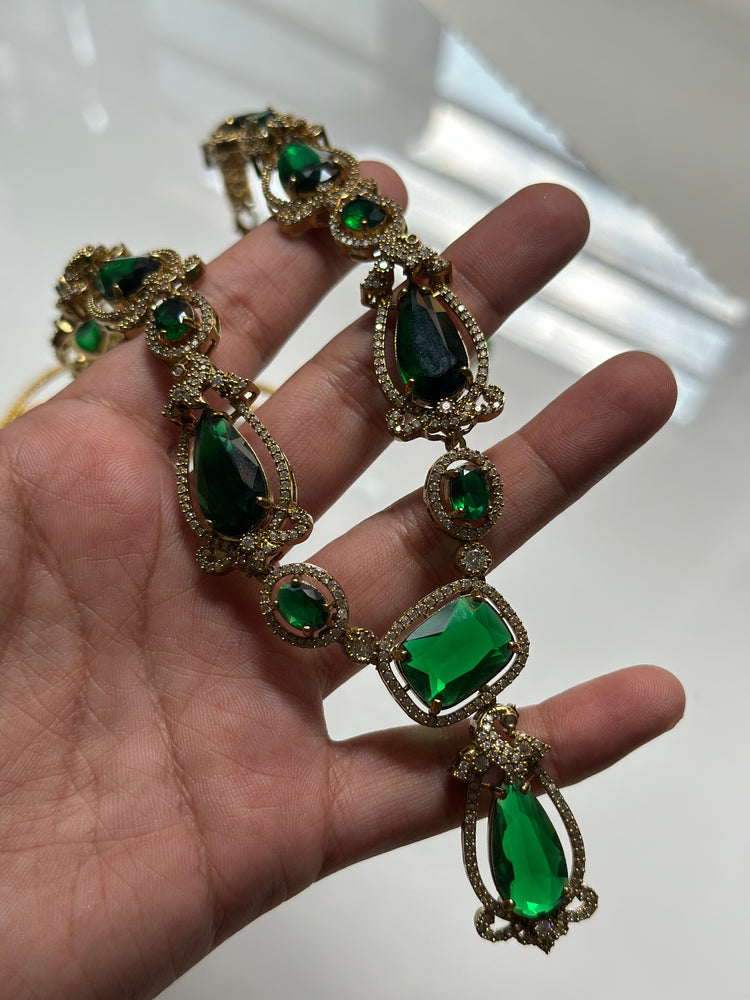 VYOMIKA-NECKLACE