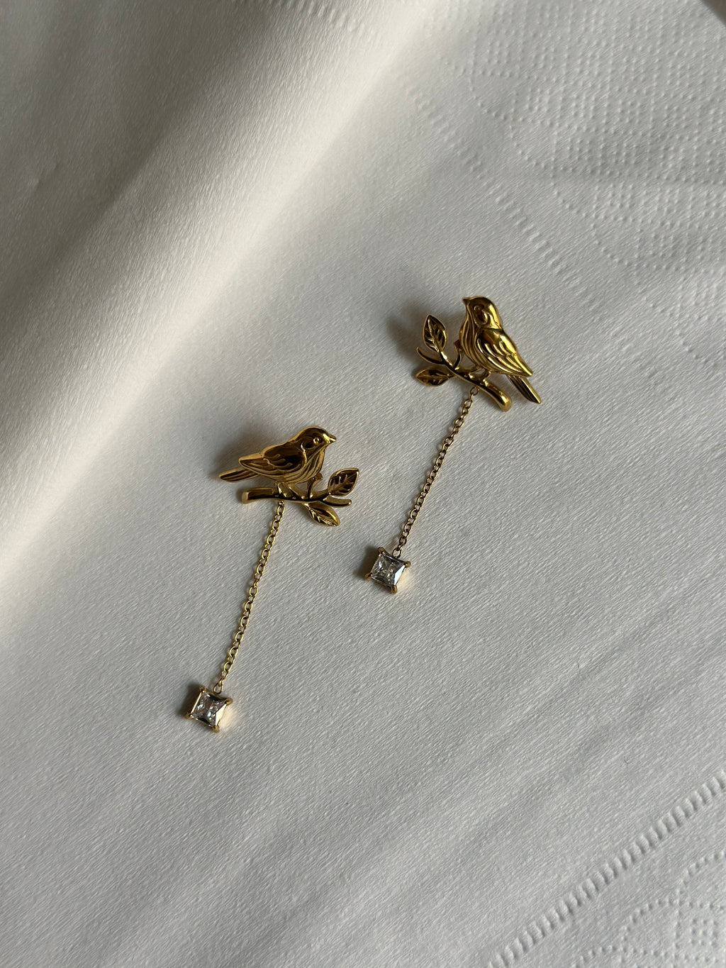 ROBIN ‘S PERCH EARRINGS
