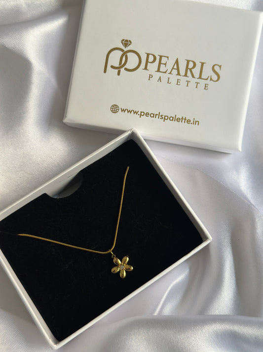 FLORA VINE NECKLACE