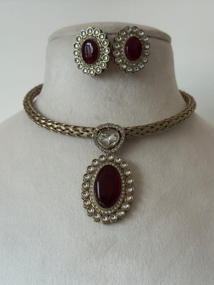 MALVIKA-NECKLACE-SET