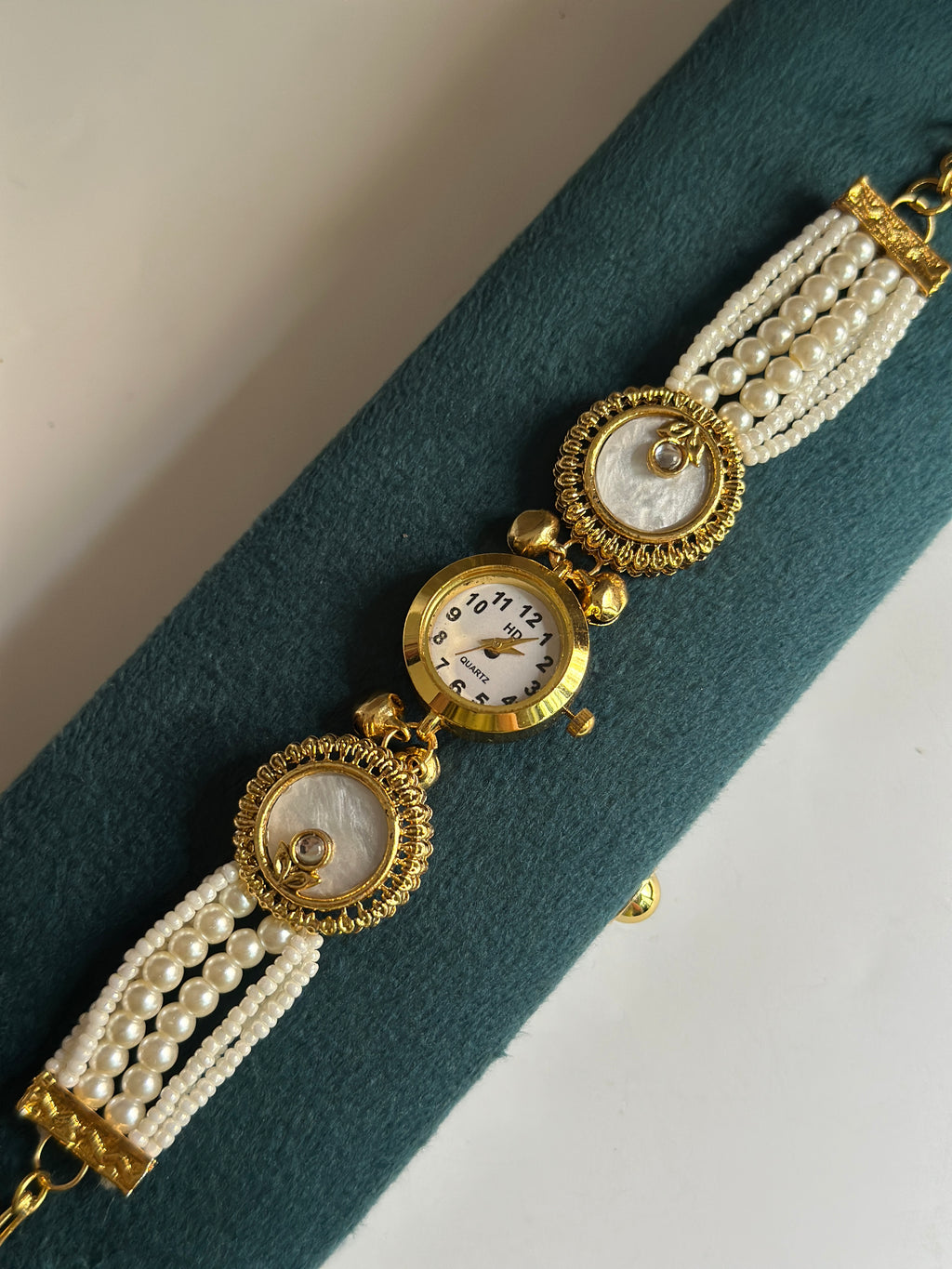 Mesaki pearl heritage watch
