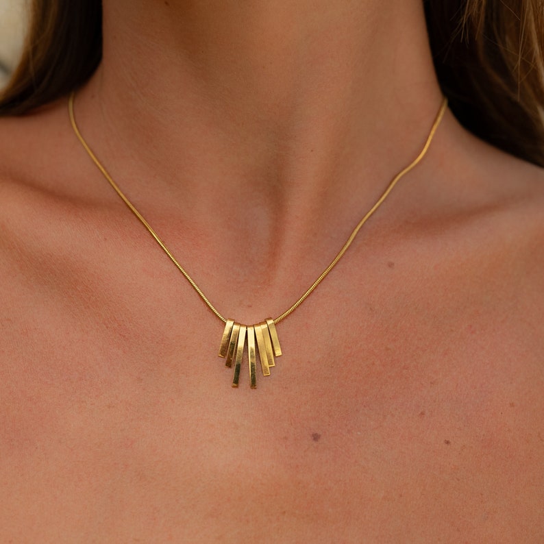 EMA-NECKLACE