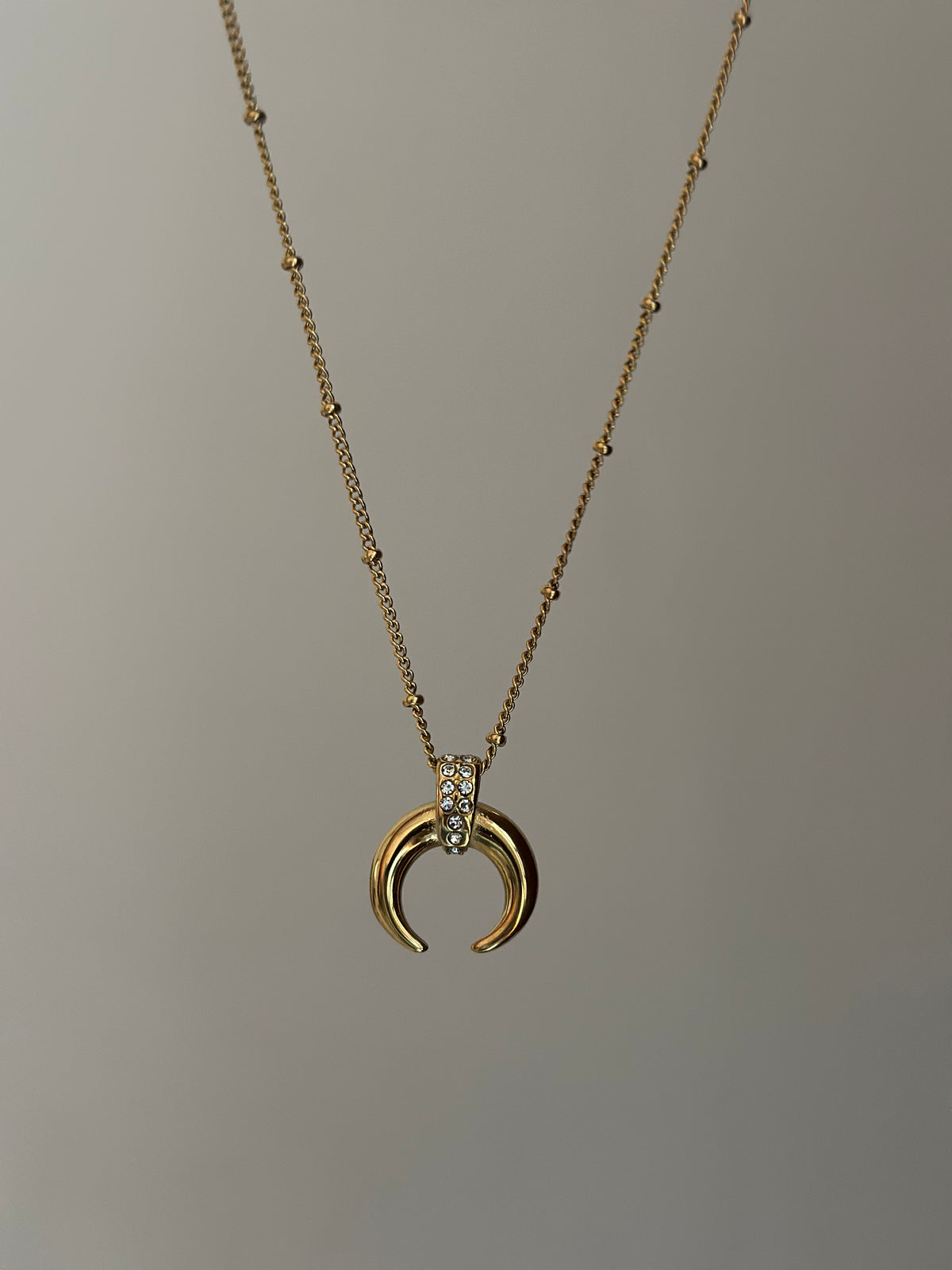 LUNA ARC NECKLACE