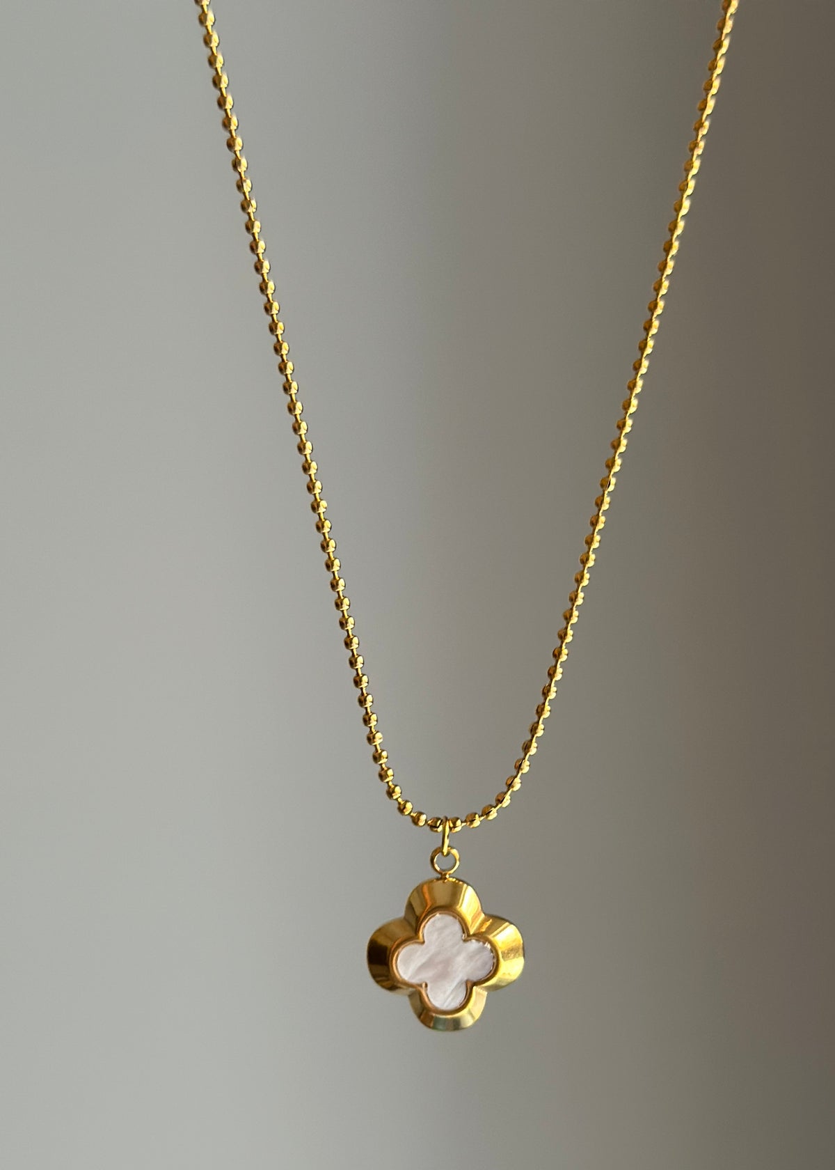 WHITE-CLOVER-NECKLACE