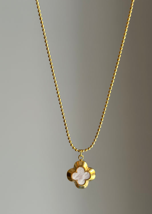 WHITE-CLOVER-NECKLACE