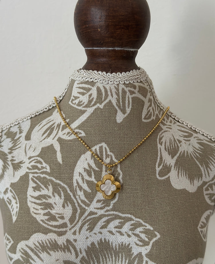 WHITE-CLOVER-NECKLACE