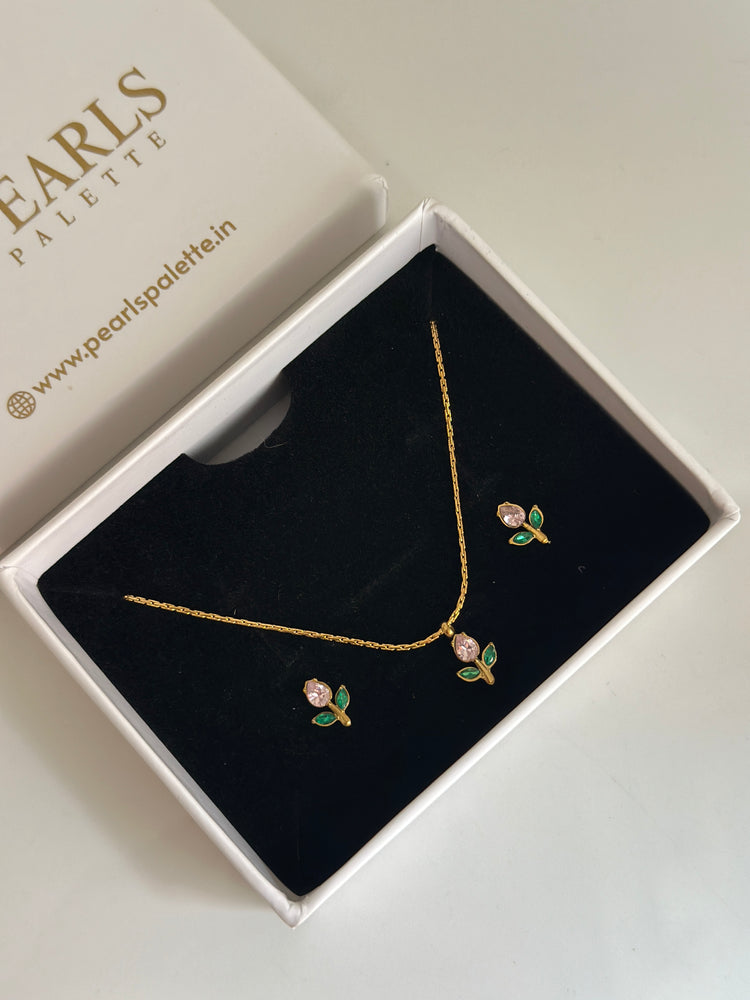 TULIP MINIMAL NECKLACE SET ( PINK)