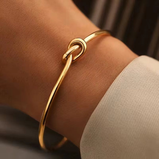 KNOT-CUFF