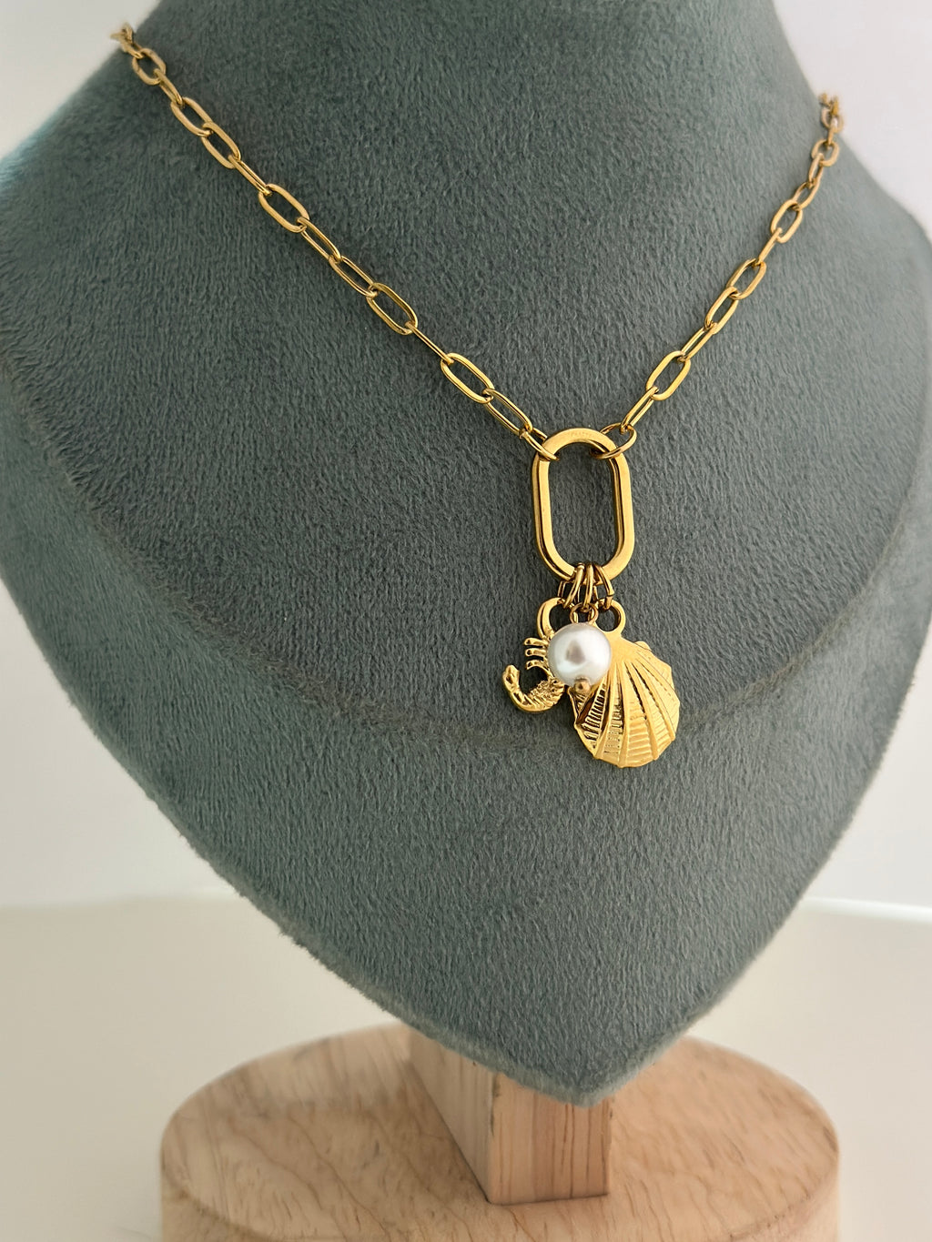 WANDER-CHARM-NECKLACE
