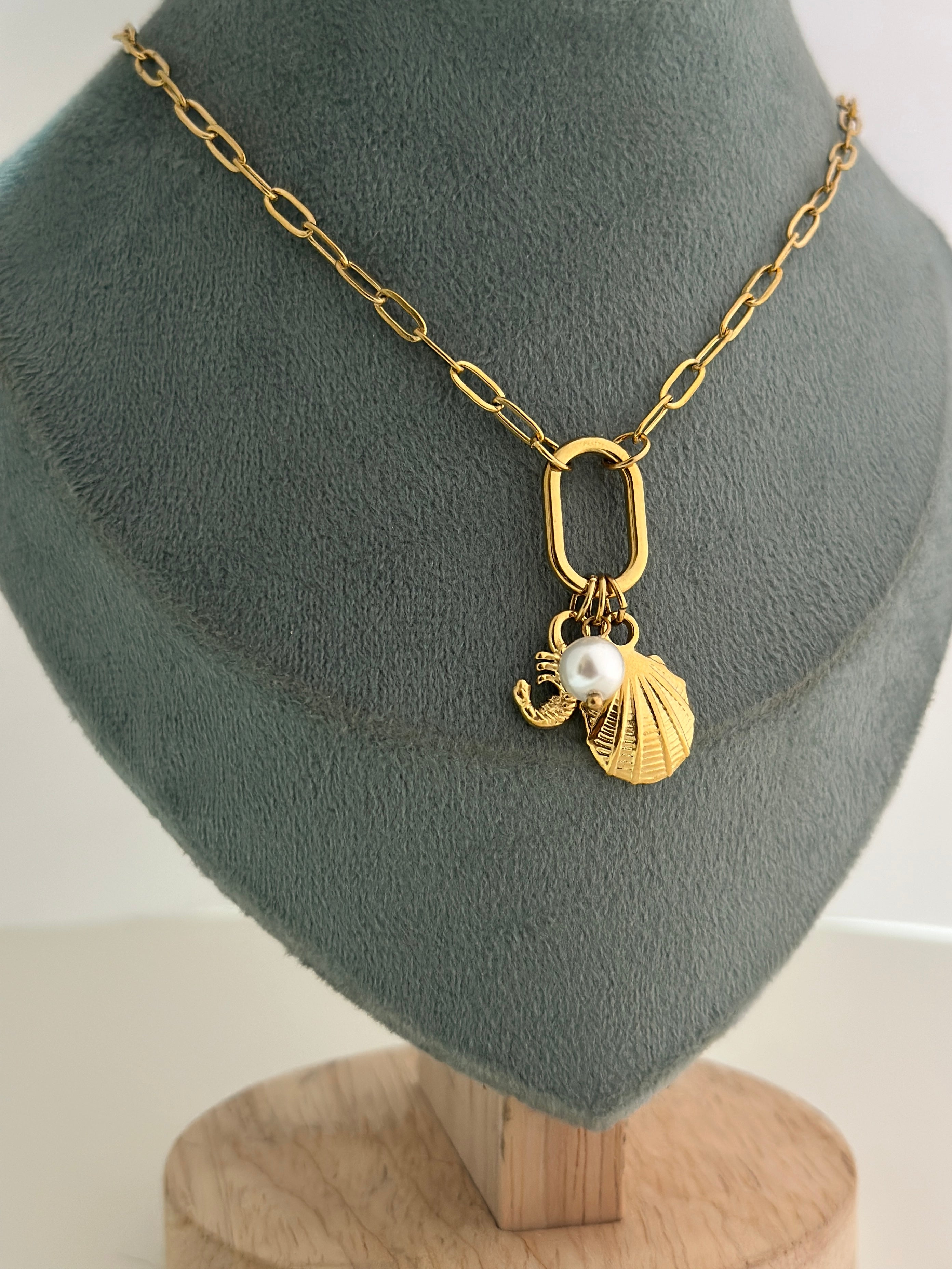 WANDER-CHARM-NECKLACE