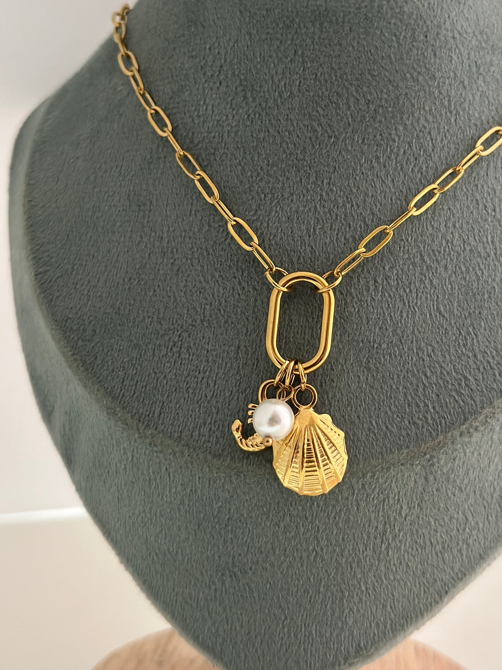 WANDER-CHARM-NECKLACE